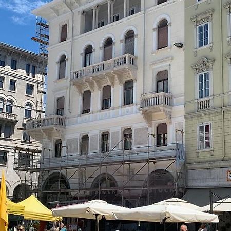 Piazza Goldoni Rooms Triest Exterior foto