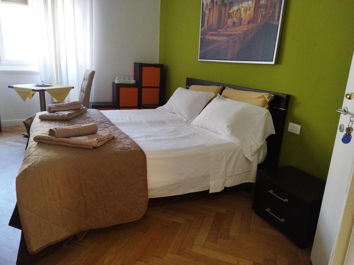Piazza Goldoni Rooms Triest Exterior foto
