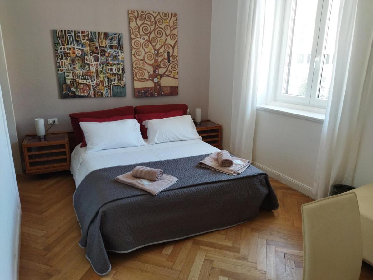 Piazza Goldoni Rooms Triest Exterior foto